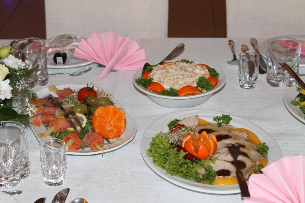 Hotel Kaprys Świdnik Esterno foto